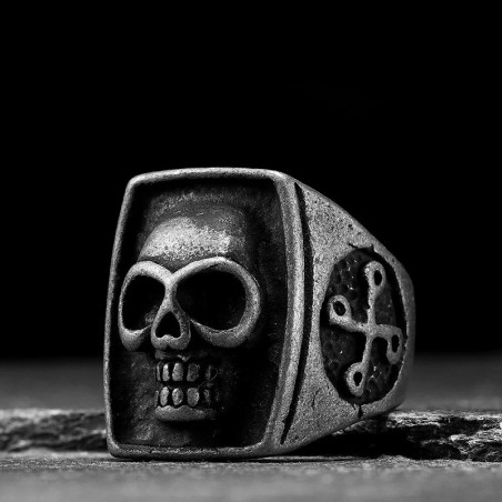 Vue Laterale Bague Tête de Mort – Crâne Brut “Skull” Encastré