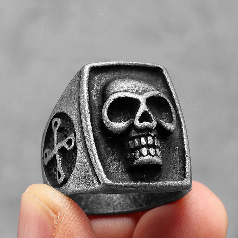 Bague Tête de Mort – Crâne Brut “Skull” Encastré