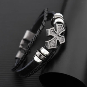 Magnifique Bracelet Templier Gothique “Croix du Gardien Noir”