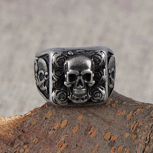 Avant Bague Tête de Mort “Sceau des Roses Funèbres”