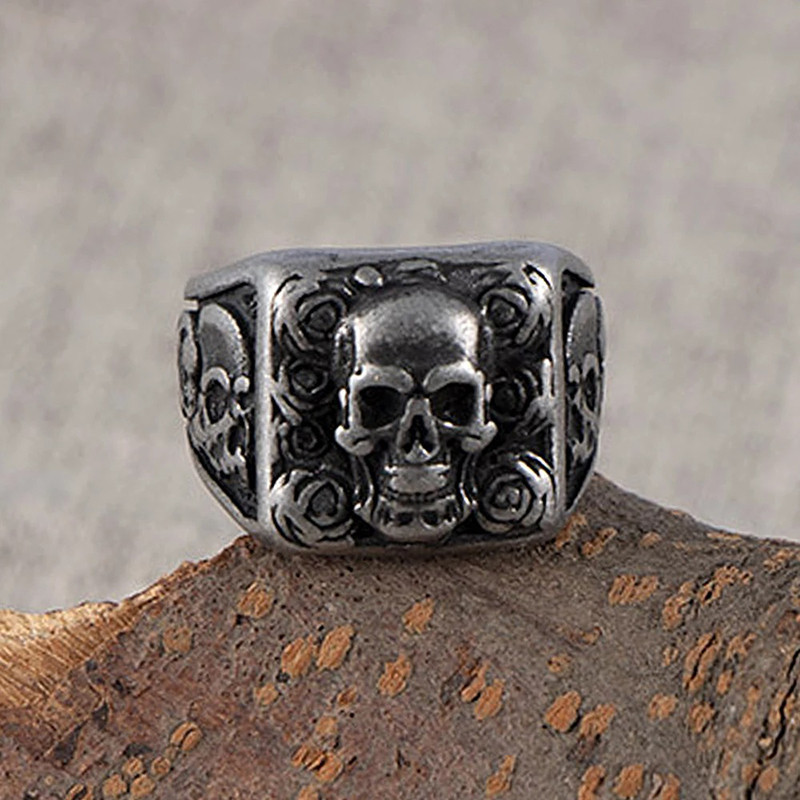 Avant Bague Tête de Mort “Sceau des Roses Funèbres”
