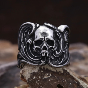 Avant Bague Tête de Mort “Volutes du Néant”