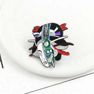 Vue generale Pins Broche Japonaise Gothique “Geisha Oni Cybernétique”