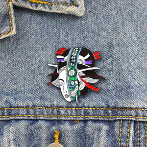 Pins Broche Japonaise Gothique “Geisha Oni Cybernétique”