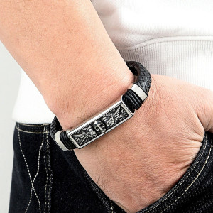 Vue portee Bracelet Tête de Mort “Ailes du Gardien Noir” - 2 c ouleurs au choix !