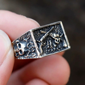 Bague Tête de Mort “Hors-la-Loi des Roses Noires”
