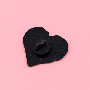 Vue arrierre Pins Broche Tête de Mort “Cœur des Âmes Damnées”