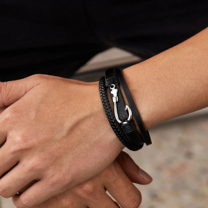 Vue portee Bracelet Crochet Marin “Ancre du Navigateur Noir”