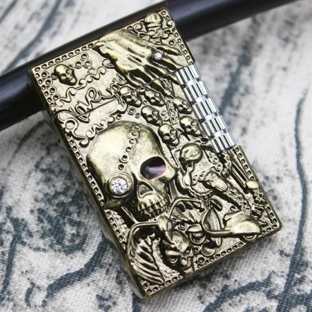 Briquet Tête de Mort Vintage Gravure Macabre Acier Noir “Alive” Couleur Or