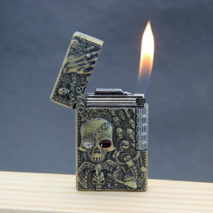 magnifiqque Briquet Tête de Mort Vintage Gravure Macabre Acier Noir “Alive”