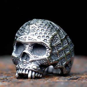 Vue Laterale Bague Tête de Mort “Crâne Tactique des Ruines”