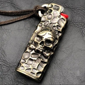 Étui Briquet Tête de Mort BIC J3 Crâne & Os Croisés Laiton Brut