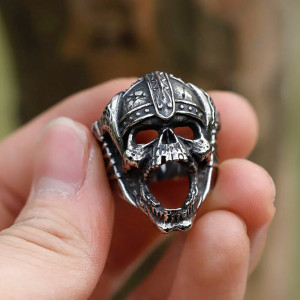 Bague Tête de Mort Viking “Hurlement du Berserker Maudit”