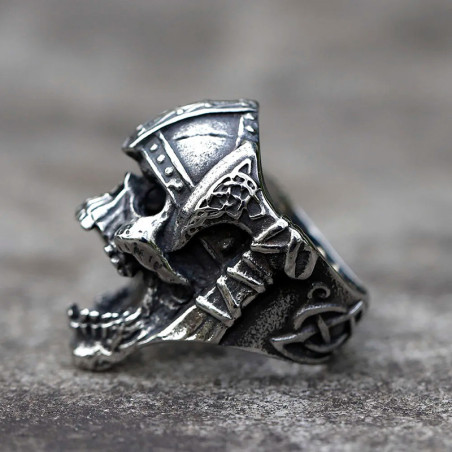 Vue laterale Bague Tête de Mort Viking “Hurlement du Berserker Maudit”