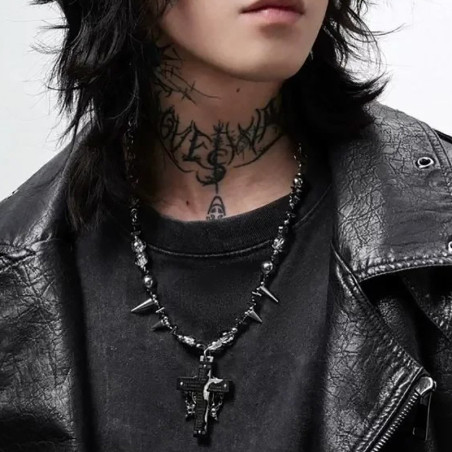 Collier Tête de Mort Gothique "Croix des Épines Noires"