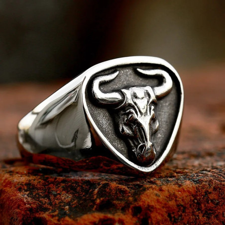 Bague Western “Crâne du Taureau Noir”