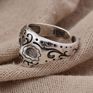 Bague Tête de Mort Mexicaine “Calavera Florale Argentée”