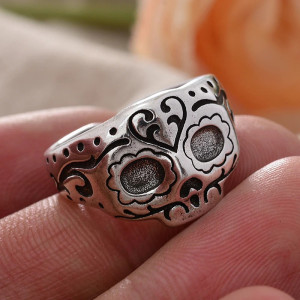 Avant Bague Tête de Mort Mexicaine “Calavera Florale Argentée”