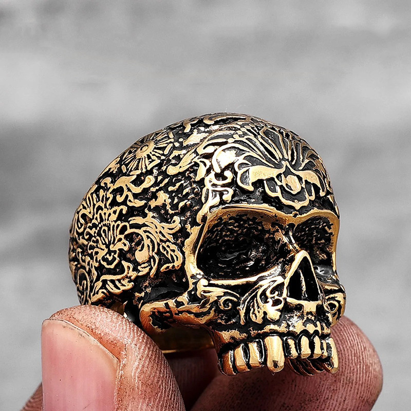 Bague Tête de Mort Baroque “Crâne Sculpté des Ombres Royales” Couleur Or
