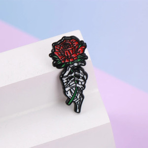 Avant Pins Tête de Mort Gothique “Rose des Âmes Éternelles”