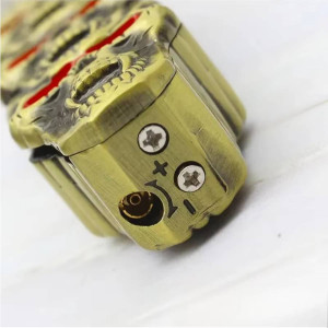 Vue dessous Briquet Tête de Mort Triple Crânes Furie Rouge