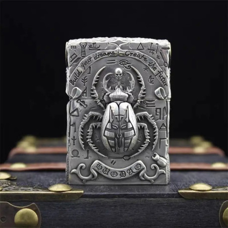 Briquet Scarabée Sacré Égyptien “Cycle Éternel” Couleur Argent