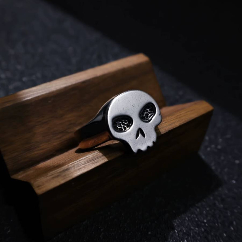 Avant Bague Tête de Mort Petit Crâne Maudit