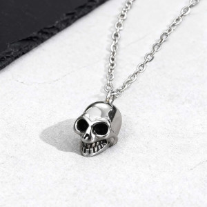 Vue Laterale Collier Tête de Mort "Sourire de l'Outre-Tombe"