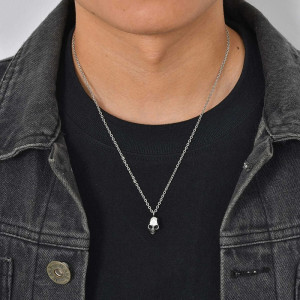 Vue Portee Collier Tête de Mort "Sourire de l'Outre-Tombe"