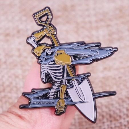 Pins Tête de Mort “Fossoyeur Spectral”