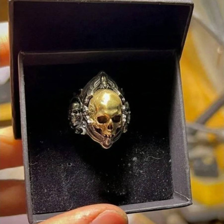 Bague Tête de Mort Trinité des Crânes Souverains Couleur or