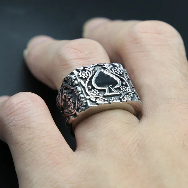 Vue portee Bague Rock - l'As de Pic