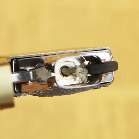 Vue dessus du Briquet Tête de Mort Poker As du Destin