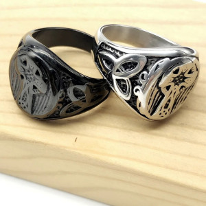 Avant Bague Biker Croix et Triquetra - 2 couleurs au choix !