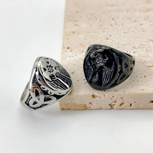 Bague Biker Croix et Triquetra - 2 couleurs au choix !