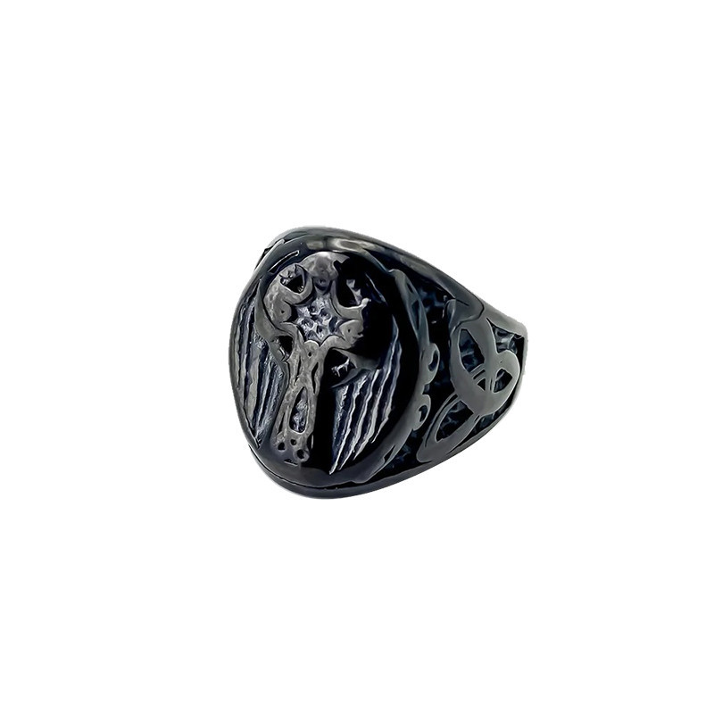 Bague Biker Croix et Triquetra Couleur Noir