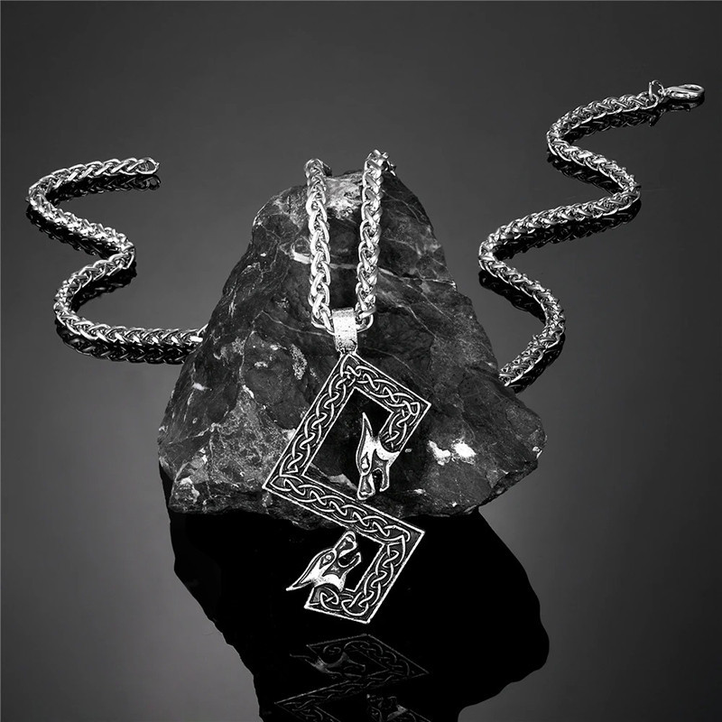 Collier Viking Rune Sigr Morsures Jumelles d’Odin Couleur Argent
