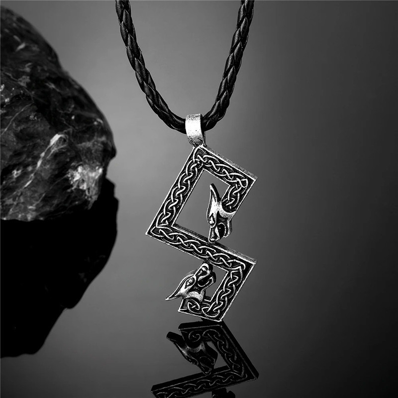 Collier Viking Rune Sigr Morsures Jumelles d’Odin Couleur Noir