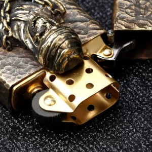 Magniffique Briquet Tête de Mort Pharaon “Anubis des Sables”