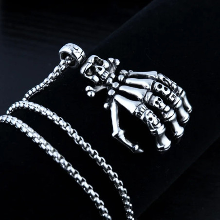 Pendentif Main Squelette Tête de Mort