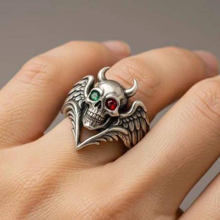 Vue portee Bague Tête de Mort Démon Yeux Bicolores