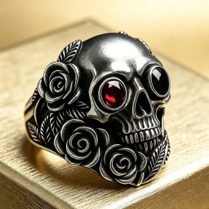 Bague Tête de Mort Roses et Oeil Rubis