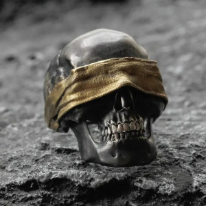 Avant Bague Tête de Mort Justice Aveugle Couleur Or