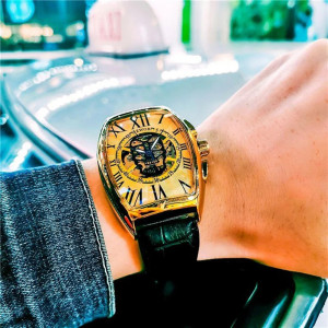 Montre Tête de Mort Squelette Mécanique Couleur Jaune