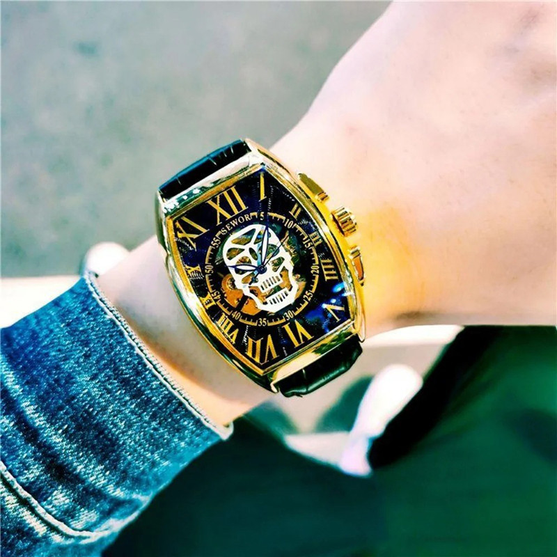 Montre Tête de Mort Squelette Mécanique Couleur Or
