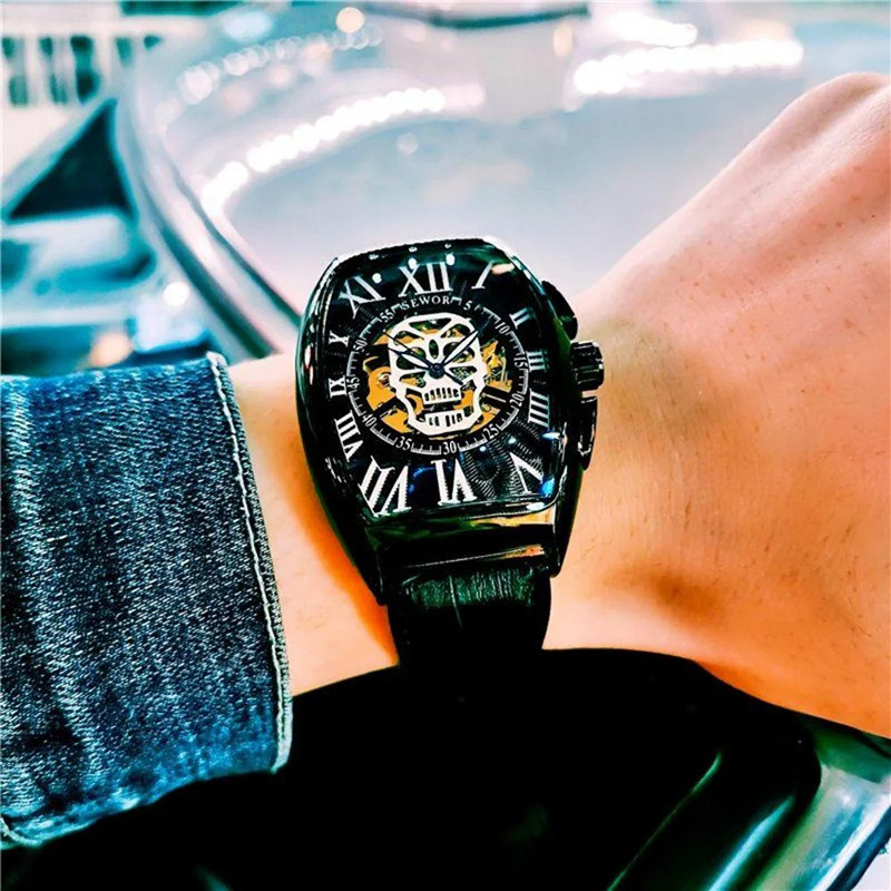 Montre Tête de Mort Squelette Mécanique Couleur Noir