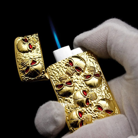 Vue detaille Briquet Tête de Mort Multi-Crânes “Regard Inhumain” - 2 couleurs au choix !