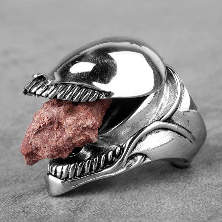 Vue Laterale Bague Tête de Mort Créature Alien