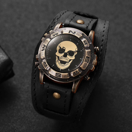 Vue de face Montre Tête de Mort Bracelet de Force