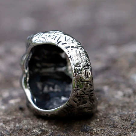 Vue Arrierre Bague Tête de Mort Poing d'Acier